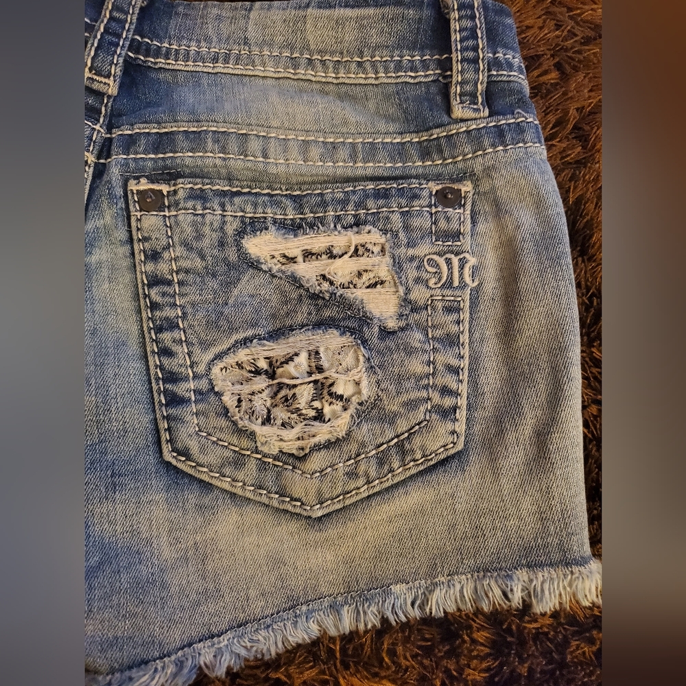 distressed miss me shorts
